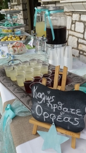 στολισμος εκκλησιας με χυμους και candy bar