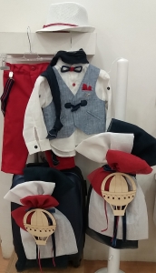 Σετ βαπτισης ολοκληρωμενο πακετο αγορι makis tselios μπλε κοκκινο κοστουμι τρολευ τσαντα θεμα αεροστατο