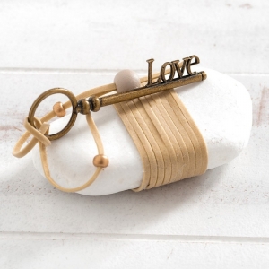 Μπομπονιέρα βάπτισης γάμου βότσαλο κλειδί love
