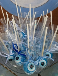 Στολισμος εκκλησιας βαπτισης candy bar μάτι γλυκίσματα μπισκότα μακαρόν μπεζέδες donuts